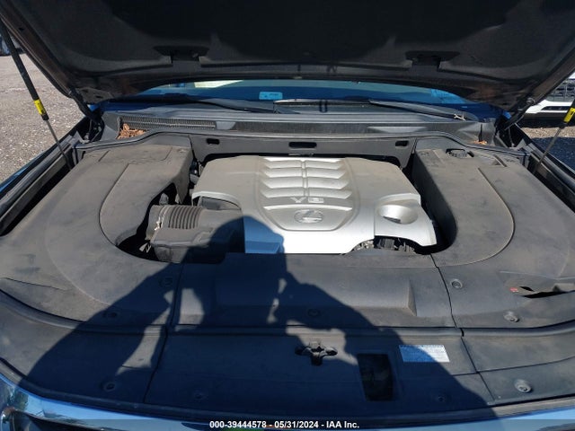 JTJHY7AX8E4158714 Lexus LX 570