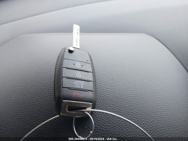 KIA SOUL + 2017 KNDJP3A56H7445504 Image 11