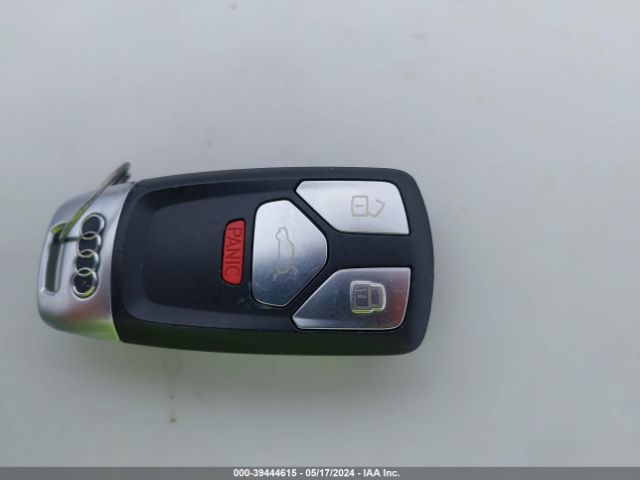 WAUTNAF50JA001679 Audi A5 2.0t Premium
