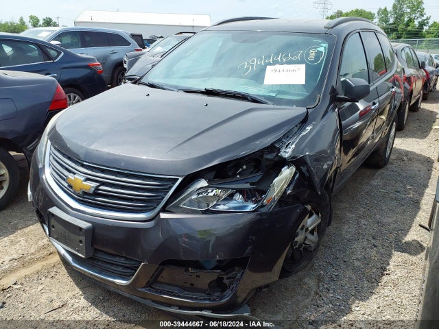 Chevrolet Traverse Ls 2015 1GNKRFED4FJ321918 Image 2