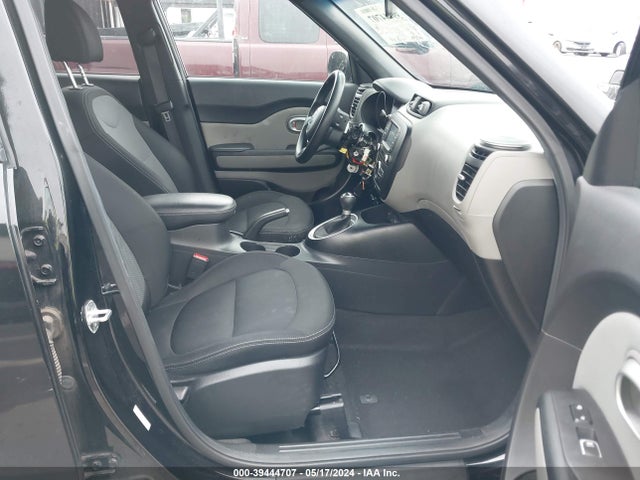 KIA SOUL + 2017 KNDJP3A52H7462705 Image 5