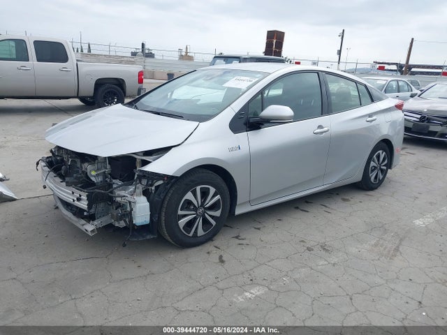 Toyota Prius Prime Premium 2017 JTDKARFP9H3056530 Image 2