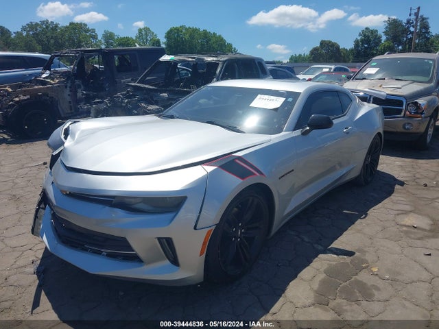 Chevrolet Camaro 1lt 2018 1G1FB1RS3J0158339 Image 2