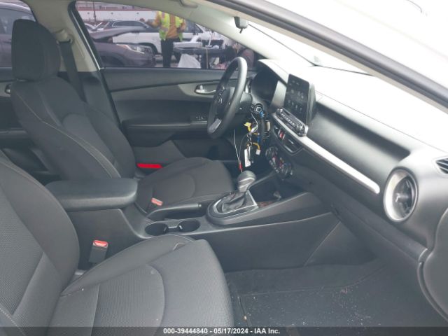 3KPF24AD9KE132679 KIA FORTE FE