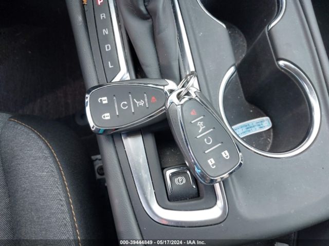 3GNAXUEVXNL147911 Chevrolet Equinox Awd Lt