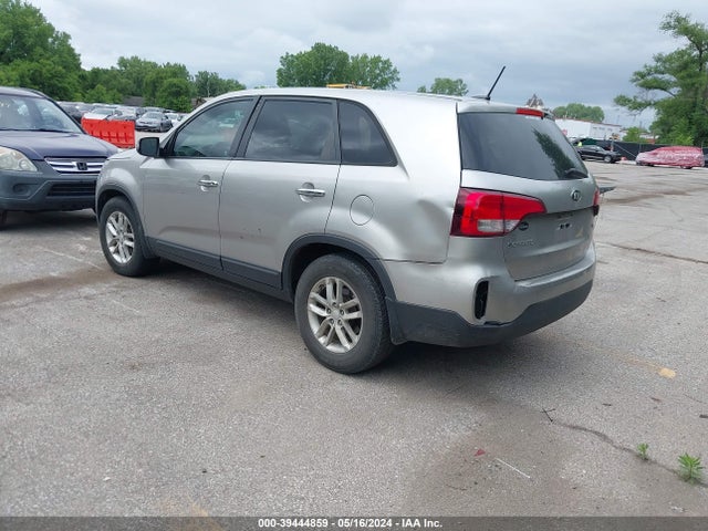 KIA SORENTO LX 2015 5XYKT3A62FG658992 Image 3