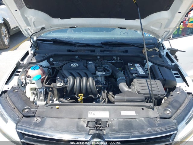 3VW2K7AJ2FM211819 Volkswagen Jetta 2.0l S