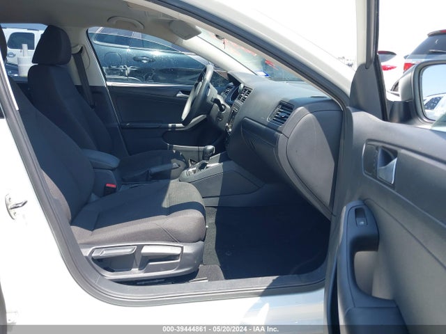 3VW2K7AJ2FM211819 Volkswagen Jetta 2.0l S