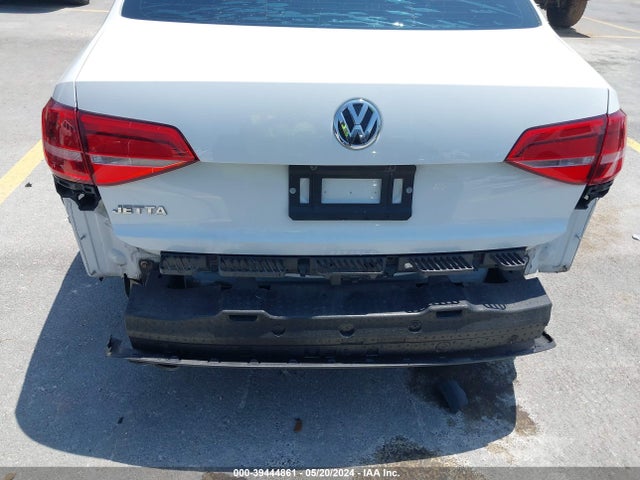 3VW2K7AJ2FM211819 Volkswagen Jetta 2.0l S