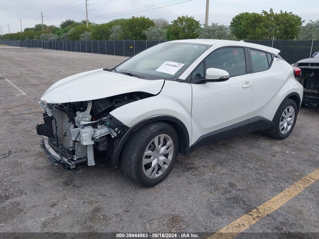 Toyota C-HR LE 2021 NMTKHMBX5MR130540 Image 2