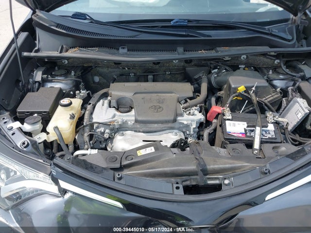 Toyota RAV4 LE 2018 JTMZFREV5JJ207638 Image 10
