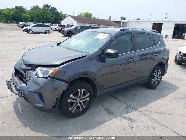 Toyota RAV4 LE 2018 JTMZFREV5JJ207638 Image 2