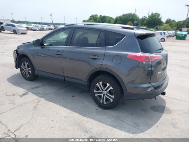 Toyota RAV4 LE 2018 JTMZFREV5JJ207638 Image 3