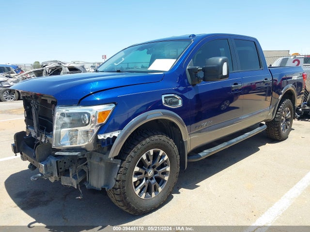 Nissan Titan Pro-4x 2017 1N6AA1E53HN559243 Image 2