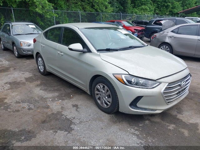 Hyundai ELANTRA SE 2018 5NPD74LF2JH301863 Image 1
