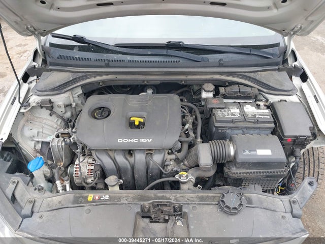 Hyundai ELANTRA SE 2018 5NPD74LF2JH301863 Image 10