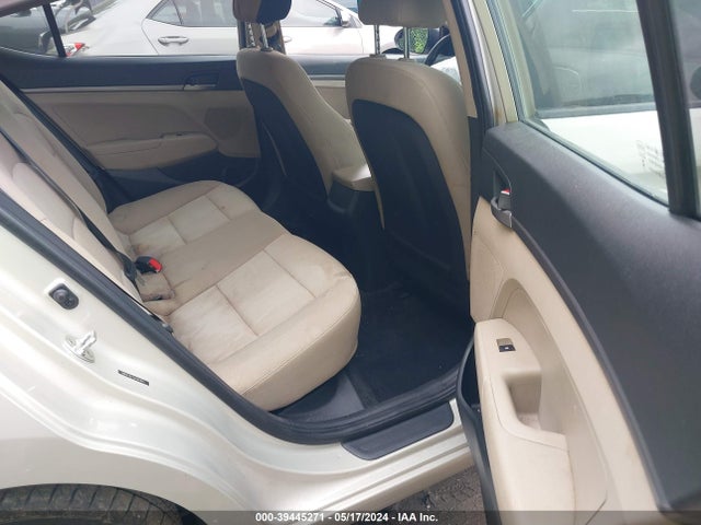 Hyundai ELANTRA SE 2018 5NPD74LF2JH301863 Image 8