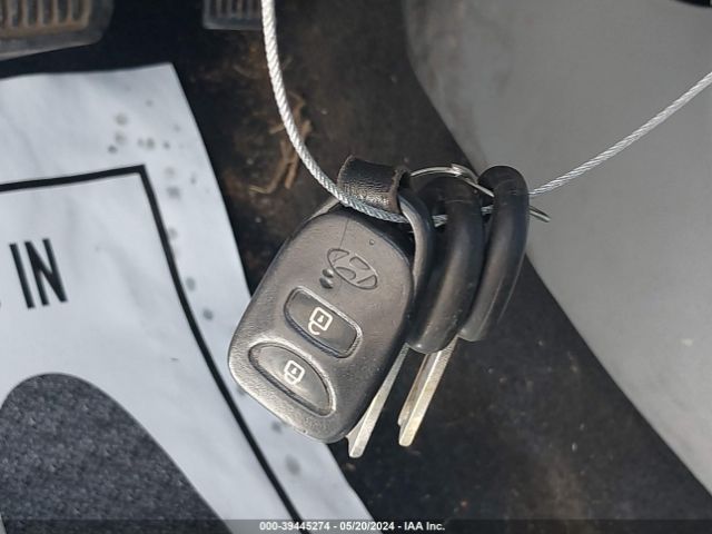 KMHCT4AE4HU217069 Hyundai ACCENT SE