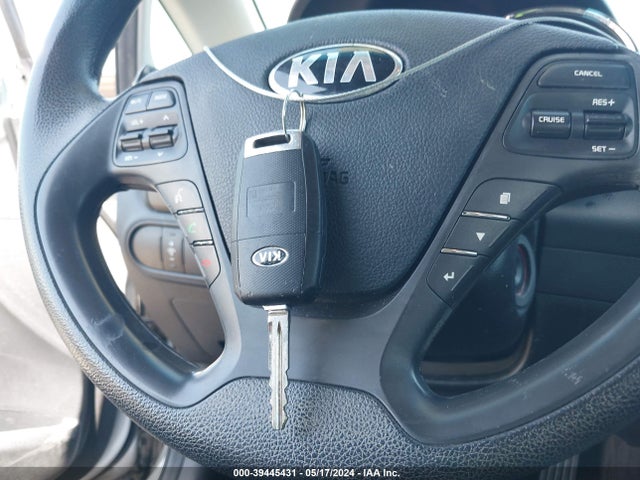 KIA FORTE LX 2017 3KPFL4A73HE145072 Image 11