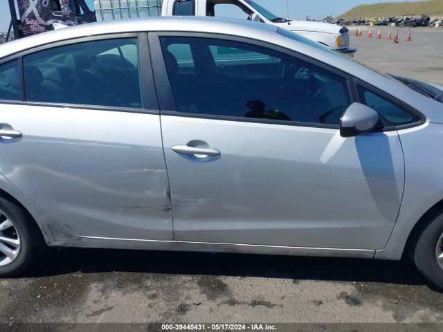 KIA FORTE LX 2017 3KPFL4A73HE145072 Image 13