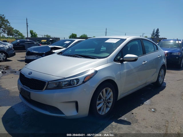 KIA FORTE LX 2017 3KPFL4A73HE145072 Image 2