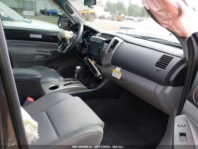 Toyota Tacoma Base V6 2015 3TMLU4EN3FM180383 Image 5