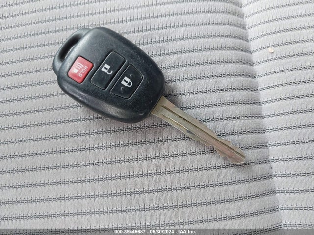Toyota RAV4 LE 2015 JTMZFREVXFJ055394 Image 11