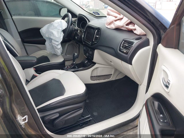 3C4NJCCBXJT494891 Jeep Compass Limited Fwd