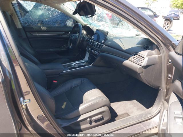 1HGCV2F94JA040627 Honda Accord Touring 2.0t