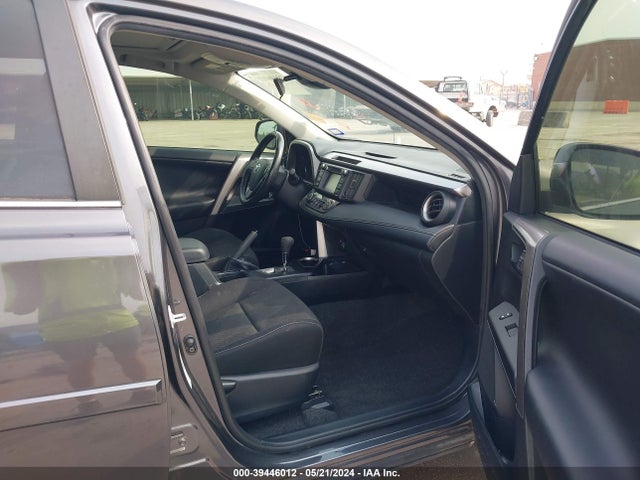 JTMWFREV7JJ729707 Toyota Rav4 Xle