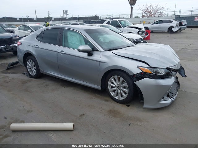 Toyota CAMRY LE 2020 4T1C11AK2LU962261 Image 1