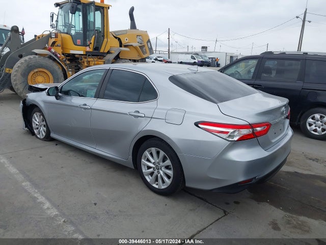 Toyota CAMRY LE 2020 4T1C11AK2LU962261 Image 3
