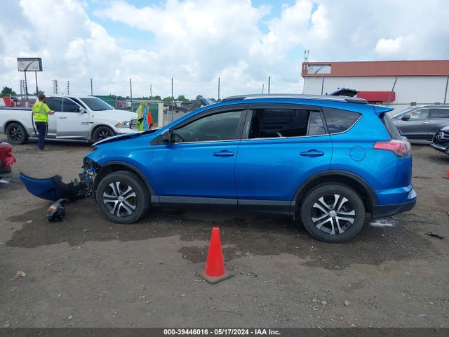 Toyota RAV4 LE 2017 JTMZFREV7HJ703244 Image 14