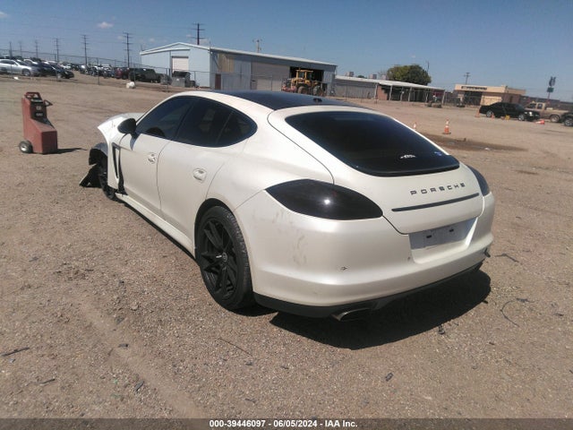 2011 PORSCHE PANAMERA WP0AA2A78BL011113 Photo 2
