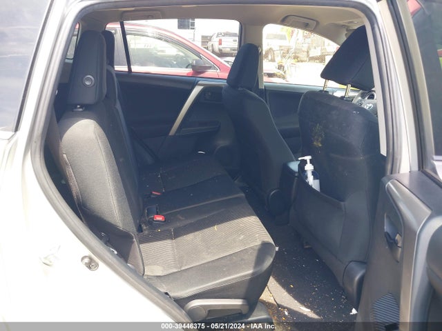 Toyota RAV4 LE 2015 JTMBFREV8FJ016305 Image 8