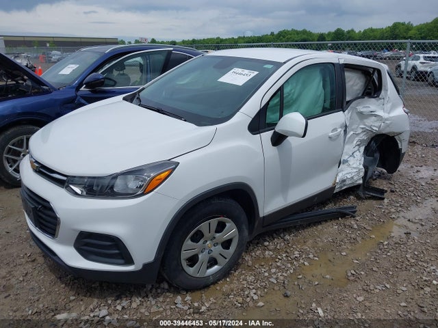 Chevrolet TRAX LS 2017 3GNCJKSB4HL277969 Image 2