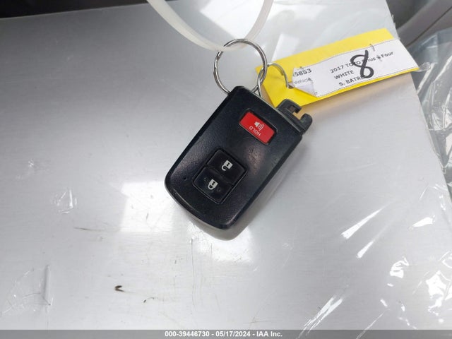 Toyota Prius V Four 2017 JTDZN3EU7HJ059610 Image 11