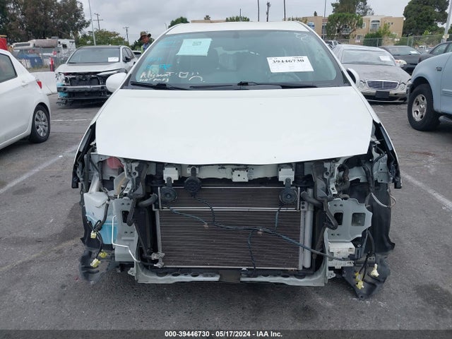 Toyota Prius V Four 2017 JTDZN3EU7HJ059610 Image 12