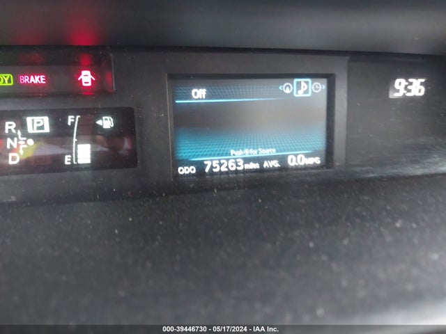 Toyota Prius V Four 2017 JTDZN3EU7HJ059610 Image 15