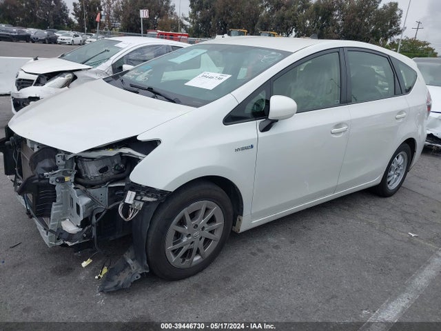Toyota Prius V Four 2017 JTDZN3EU7HJ059610 Image 2