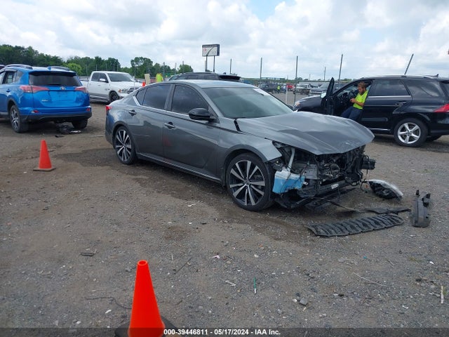2019 1N4BL4CV1KC208720 main image