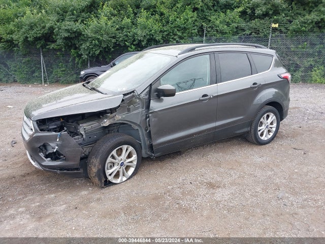 Ford ESCAPE SE 2018 1FMCU9GD0JUB94677 Image 2