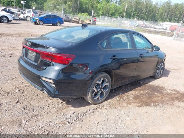 3KPF24AD2ME345010 KIA Forte Lxs