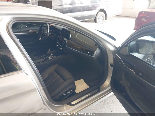 WBAJB1C59JG623912 BMW 530e Xdrive Iperformance