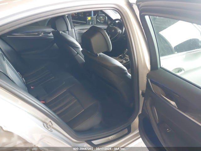 WBAJB1C59JG623912 BMW 530e Xdrive Iperformance