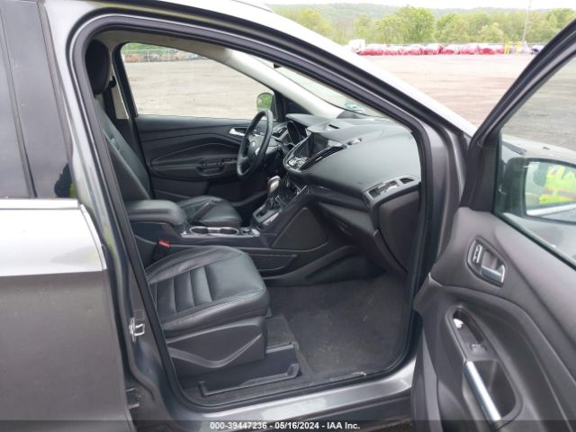 1FMCU9JX2EUE22882 Ford Escape Titanium