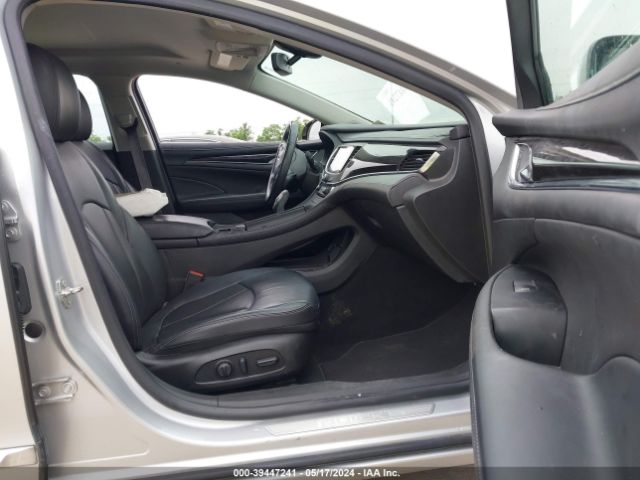 1G4ZP5SZ5JU143575 Buick Lacrosse Essence