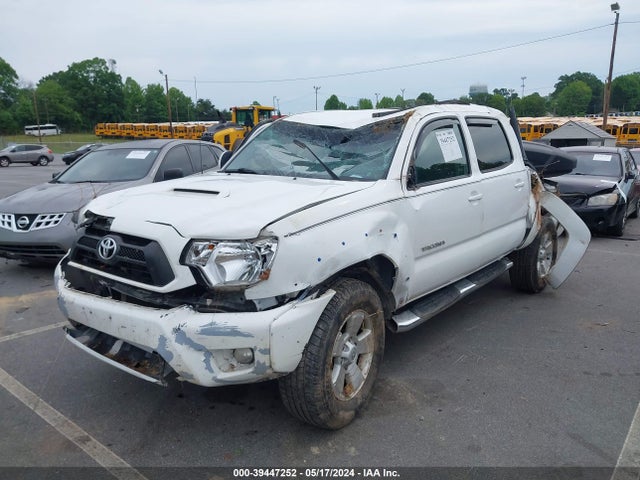 Toyota Tacoma Base V6 2015 3TMLU4ENXFM186052 Image 2