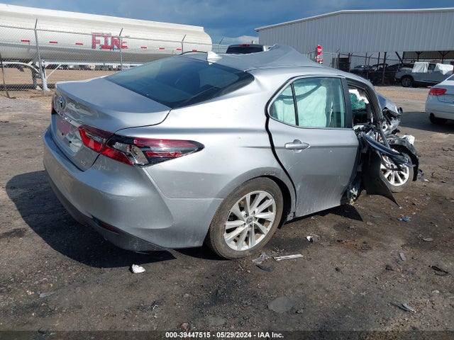 Toyota CAMRY LE 2022 4T1C11AK0NU044818 Image 4