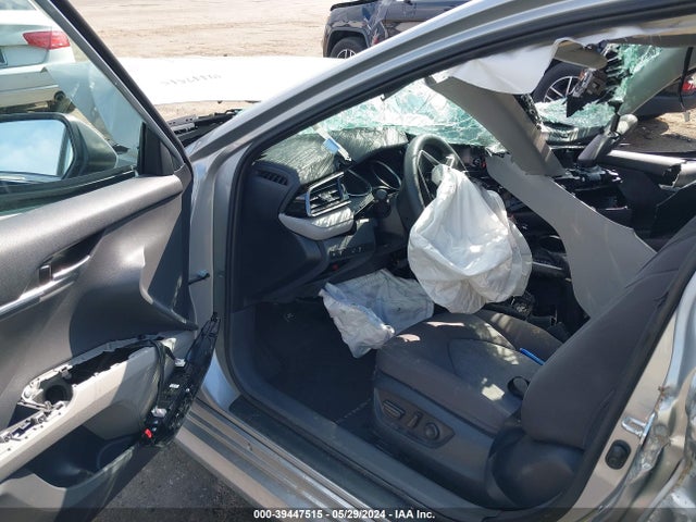 Toyota CAMRY LE 2022 4T1C11AK0NU044818 Image 5